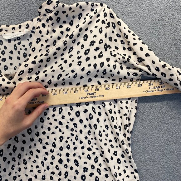 Lush‎ Womens Animal Print Blouse Top Large Cream Black 3/4 Tab Sleeve Popover - Picture 4 of 10